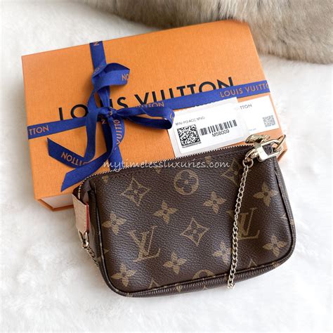 double v louis vuitton price|Louis Vuitton mini pochette.